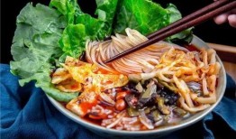 爆料姐吃螺蛳粉视频,揭秘网红“爆料姐”螺蛳粉美食之旅