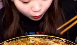 爆料姐吃螺蛳粉视频,揭秘网红“爆料姐”螺蛳粉美食之旅
